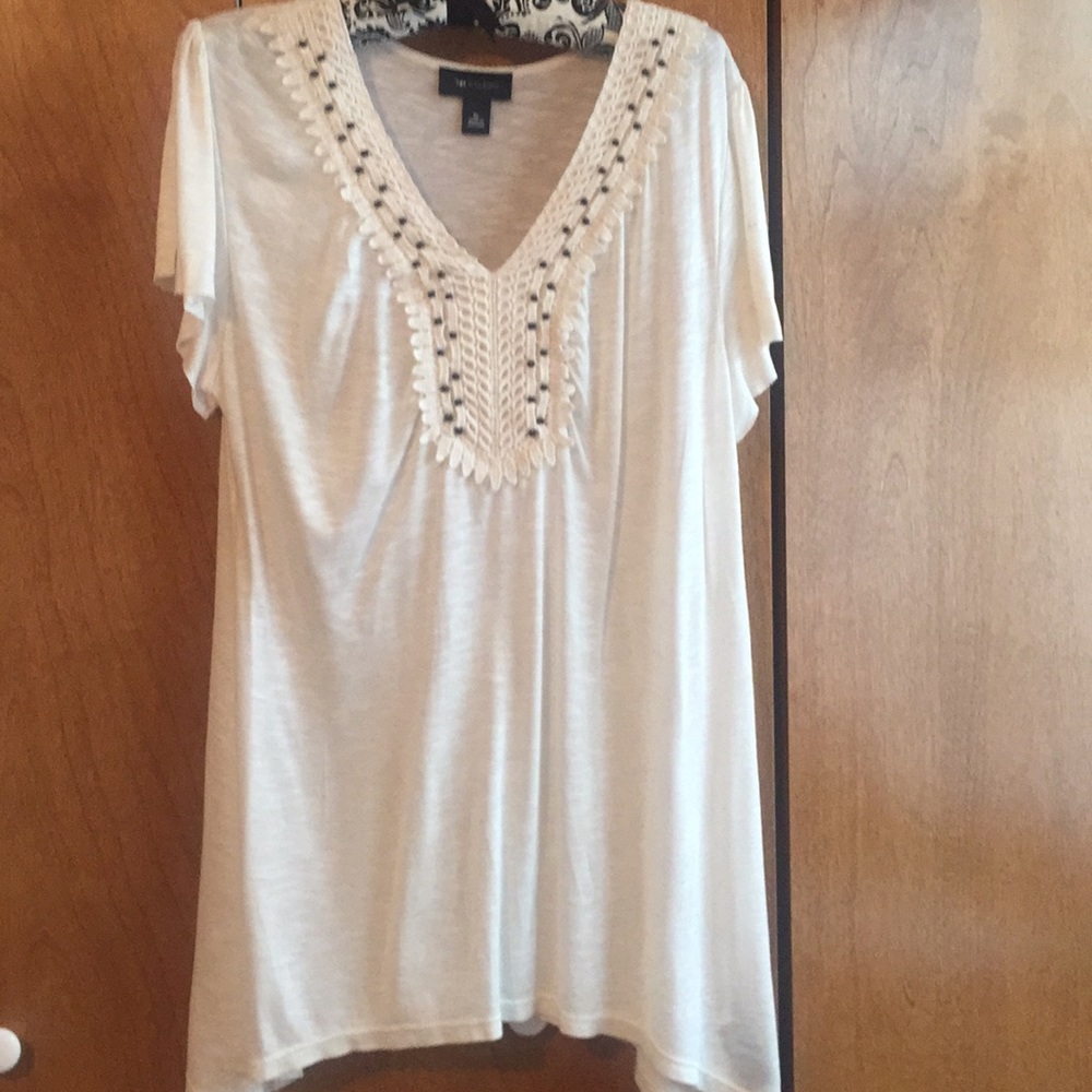 Fluttersleeve ivory color top